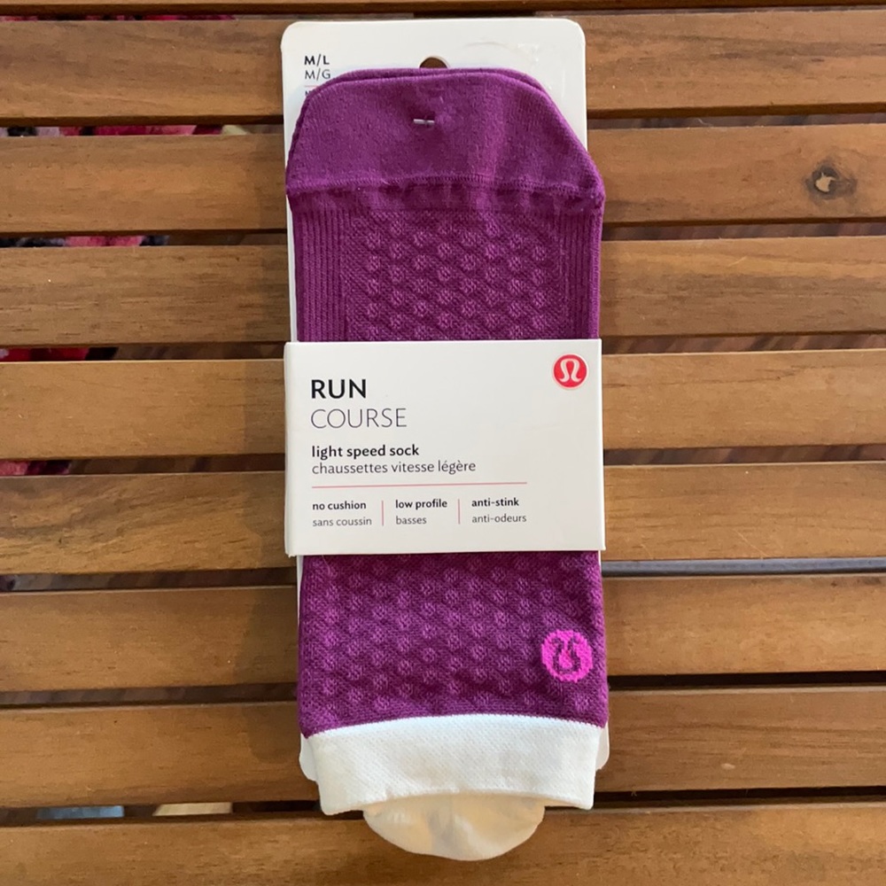 Lululemon run course socks